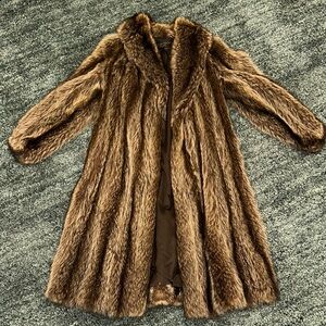 Luxurious real Fur Coat in Rich Brown